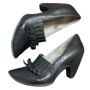 Camper size 38 (7.5) tassle preppy heels in good used condition super fun